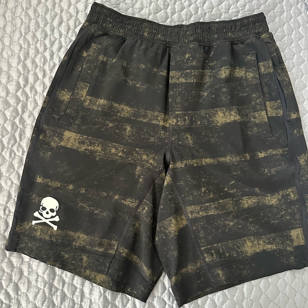 Lululemon Athletica Black and Gold Patterned Shorts